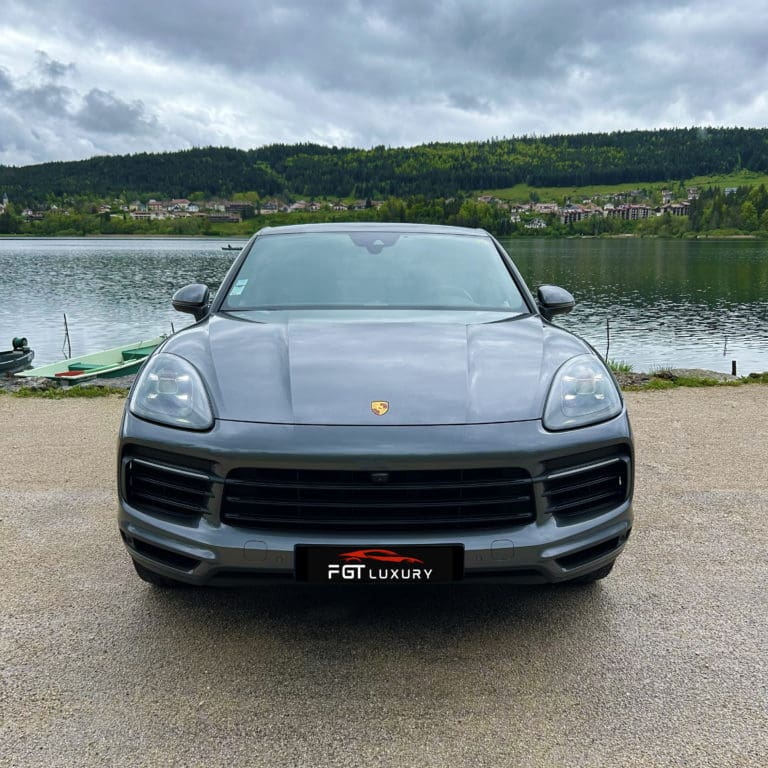 location Porsche Cayenne Coupé 6 cylindres en V de 2995cm3 loueur leasing essaie bapteme prix cadeau tarif