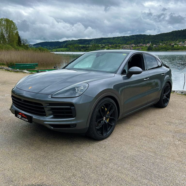 location Porsche Cayenne Coupé 6 cylindres en V de 2995cm3 loueur leasing essaie bapteme